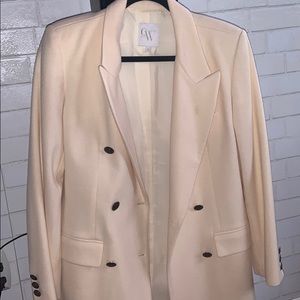 Classy creme Over coat